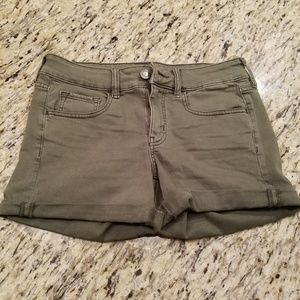 American Eagle green super stretch midi shorts